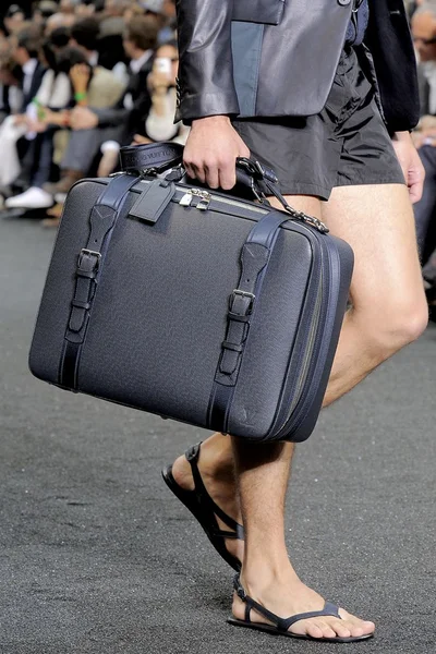 Look 25
